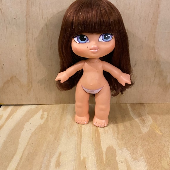 Beautiful Bratz Baby Yasmin 12” Vinyl - Picture 6 of 8